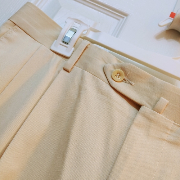 Keith Moore Cream Trousers in size 34R - Picture 4 of 6
